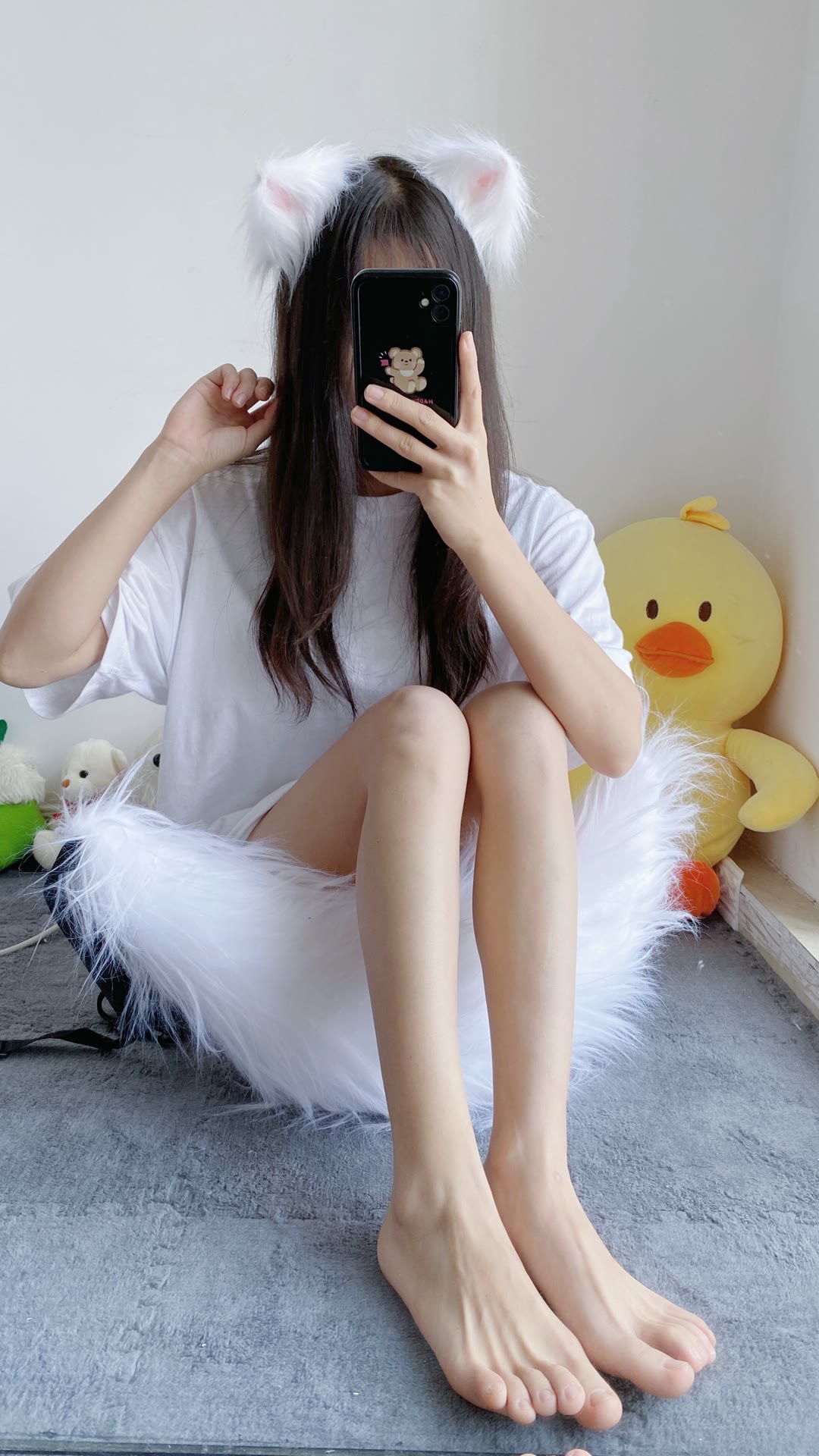 坐在毛毛上的肉丝玉足超嫩小姐姐-阿勒源码网