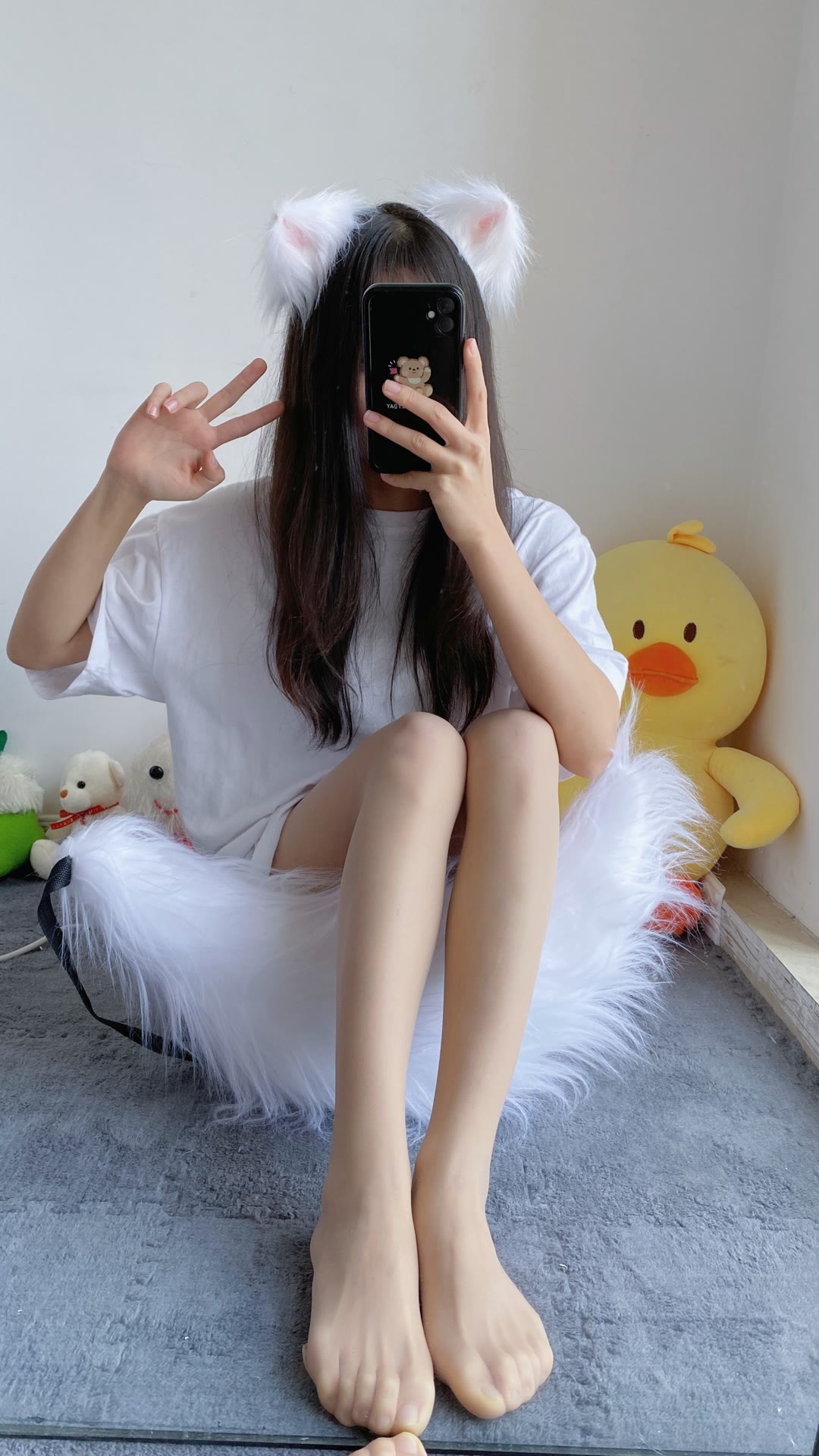 坐在毛毛上的肉丝玉足超嫩小姐姐-阿勒源码网