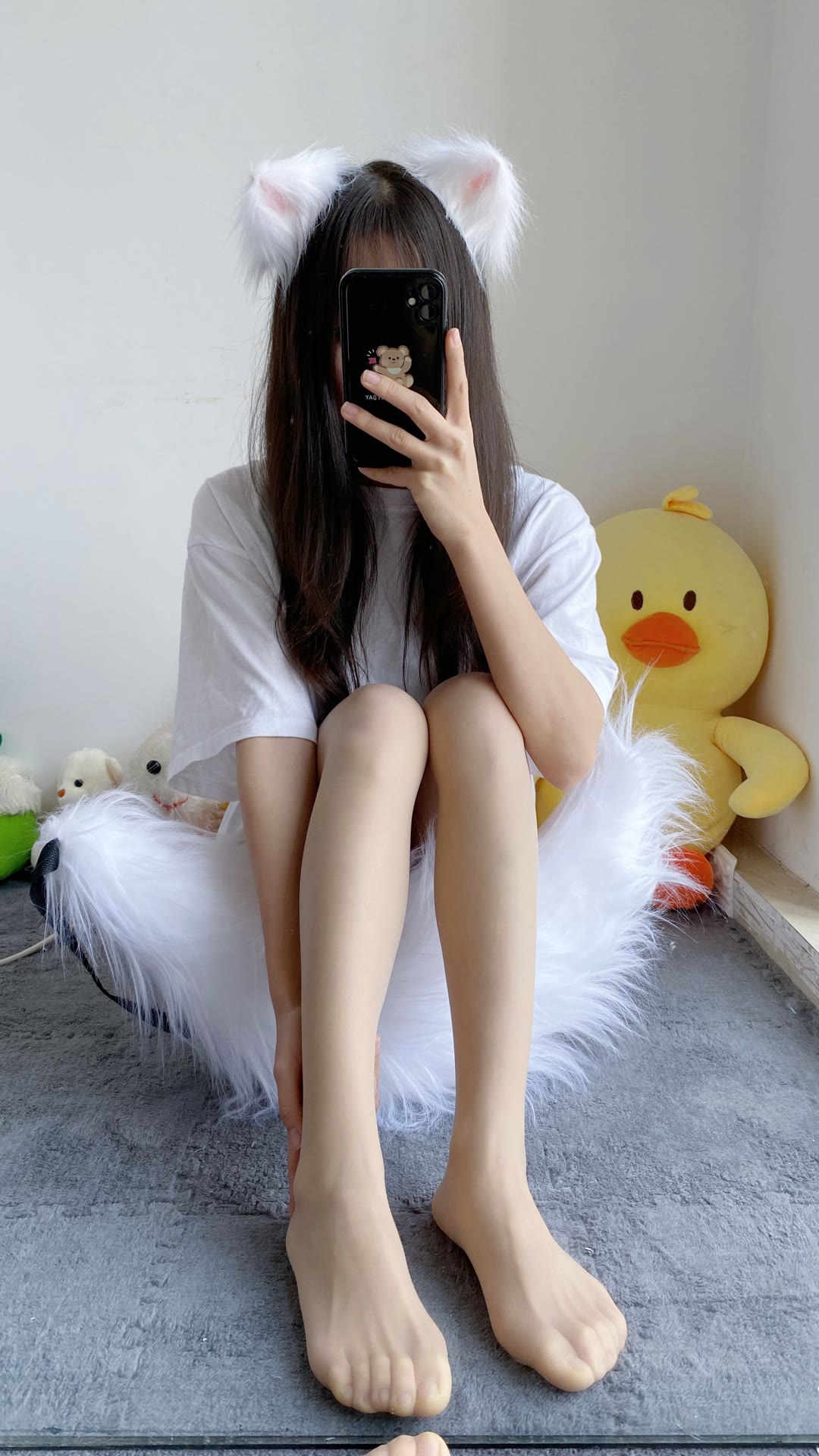 坐在毛毛上的肉丝玉足超嫩小姐姐-阿勒源码网